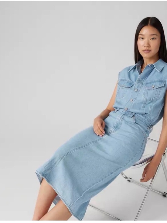 Levi's Dresses & Skirts - Levi’s Light Cap Sleeve Denim Jeans Midi Dress